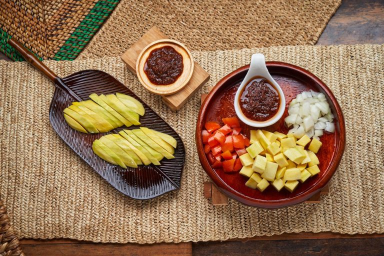 Ensaladang Mangga with Kamatis and Sibuyas